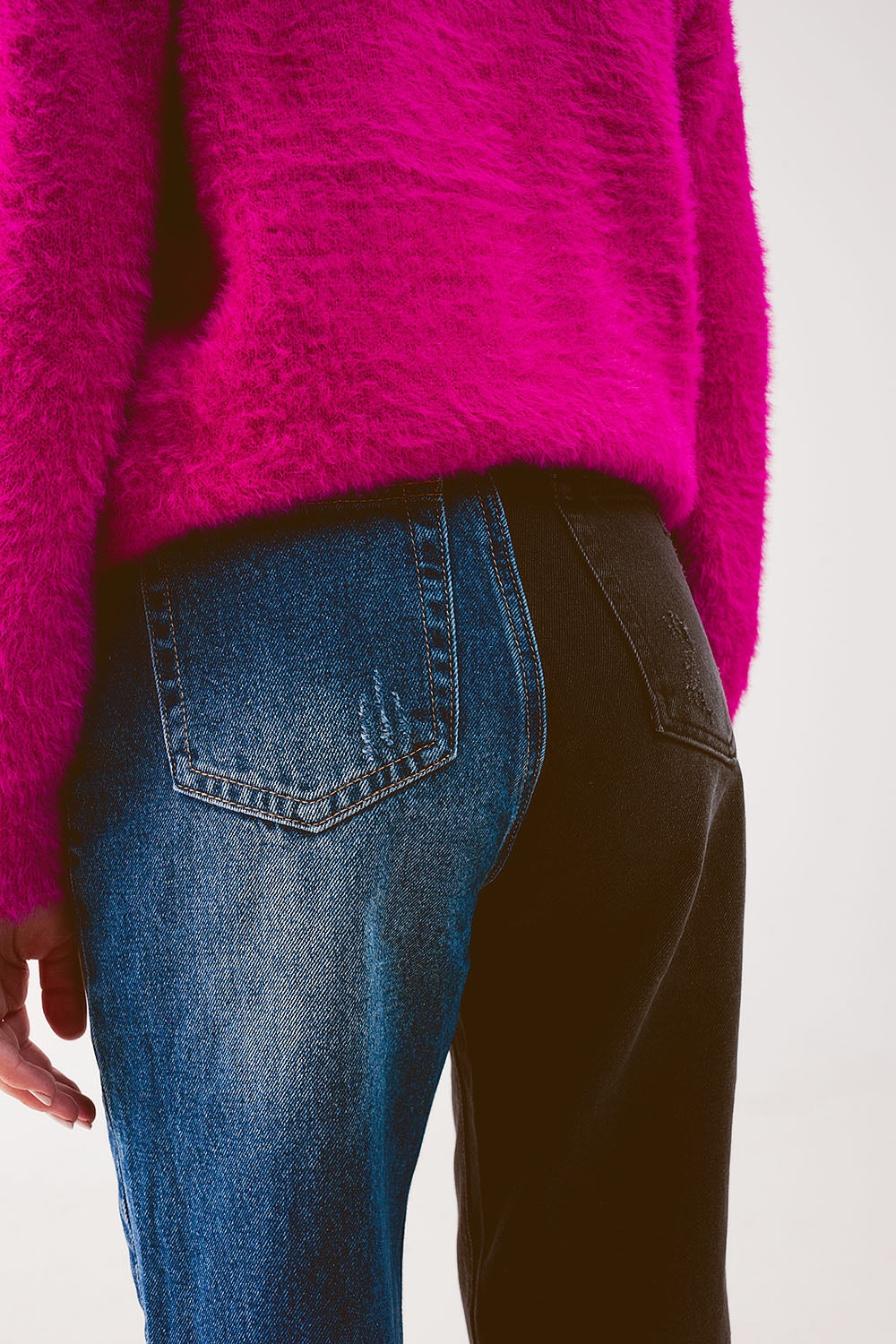 Jeans de pernera recta con diseño color block Q2