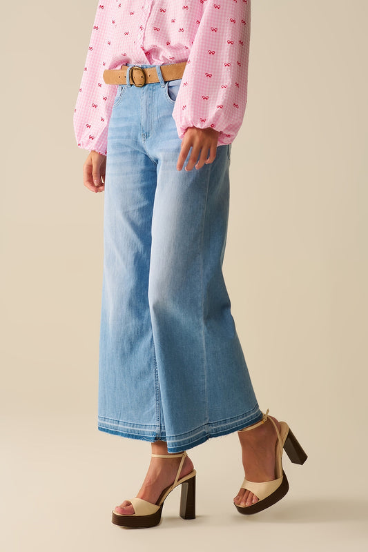 Q2 Jeans de pierna ancha hasta el tobillo con lavado claro