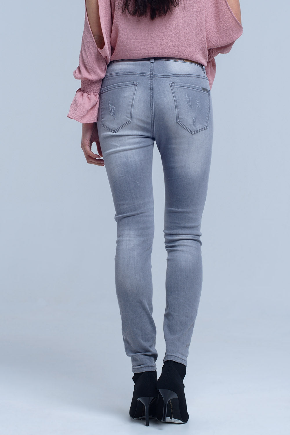 Jeans grises con detalle de rasgaduras Q2