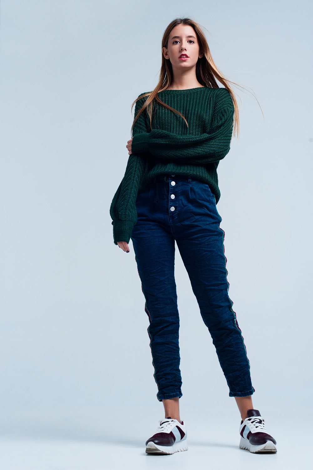 Jeans jogger con raya lateral granate y verde Q2