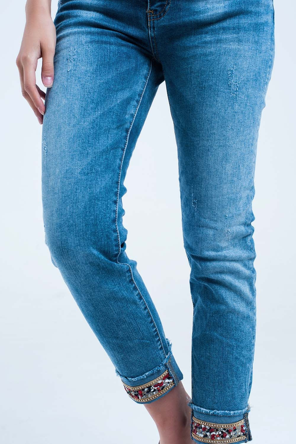 Jeans rectos tobillero con detalle de cristales Q2