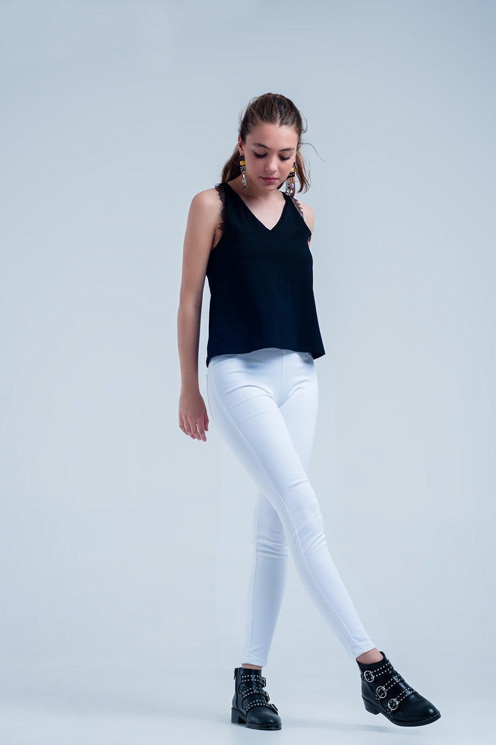 Jeggings blancos con bolsillos traseros Q2