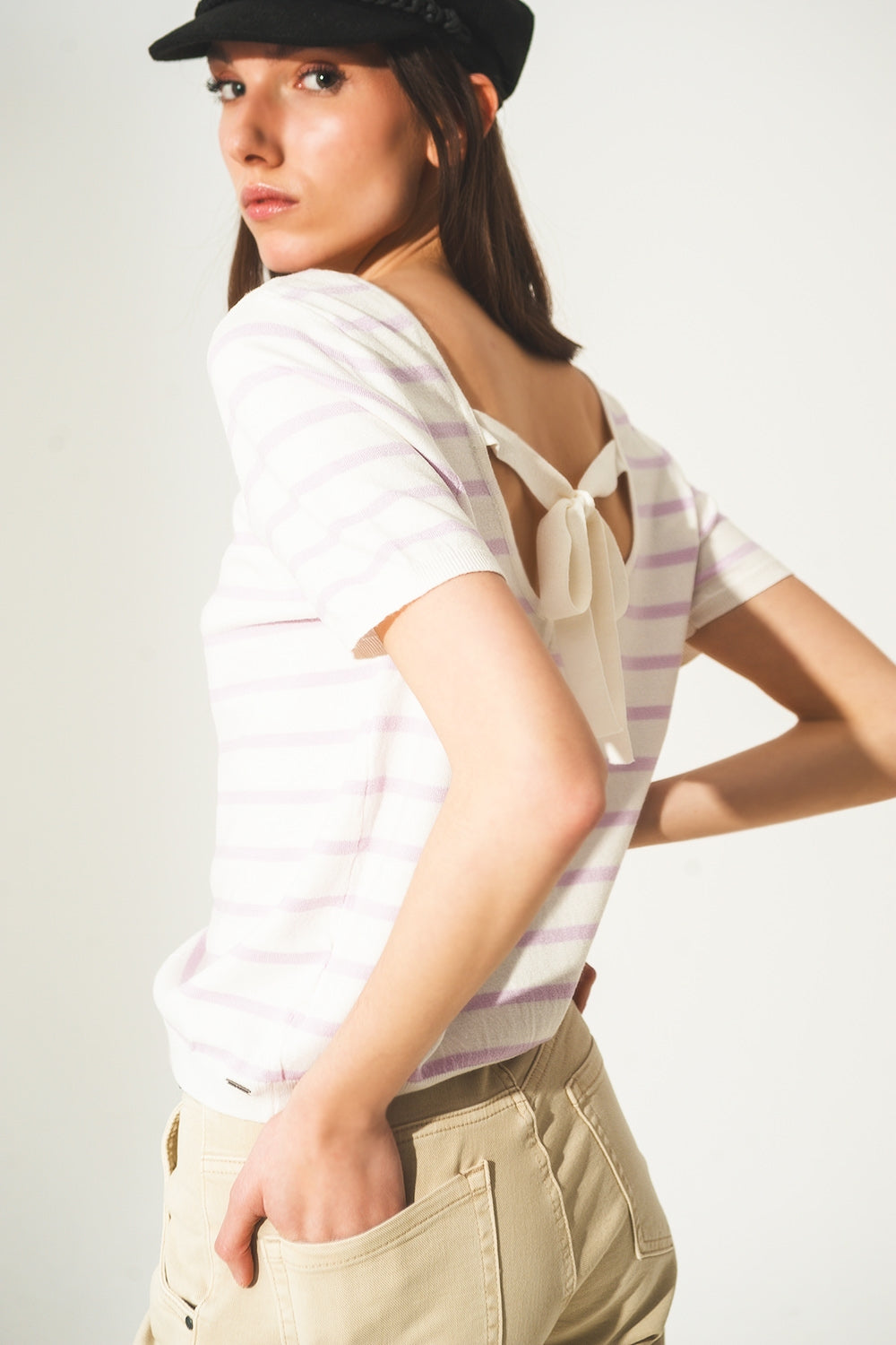Jersey a rayas con espalda abierta y lazada en lila Q2