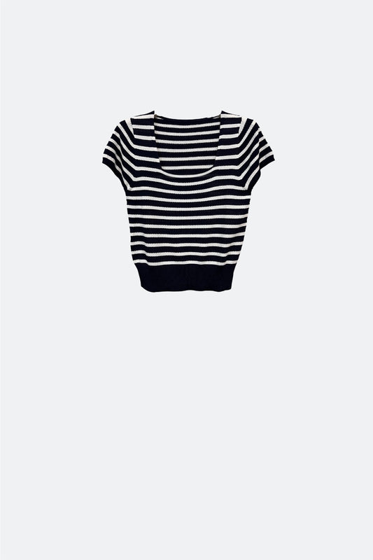 Jersey a rayas de cuello cuadrado en blanco y negro Q2
