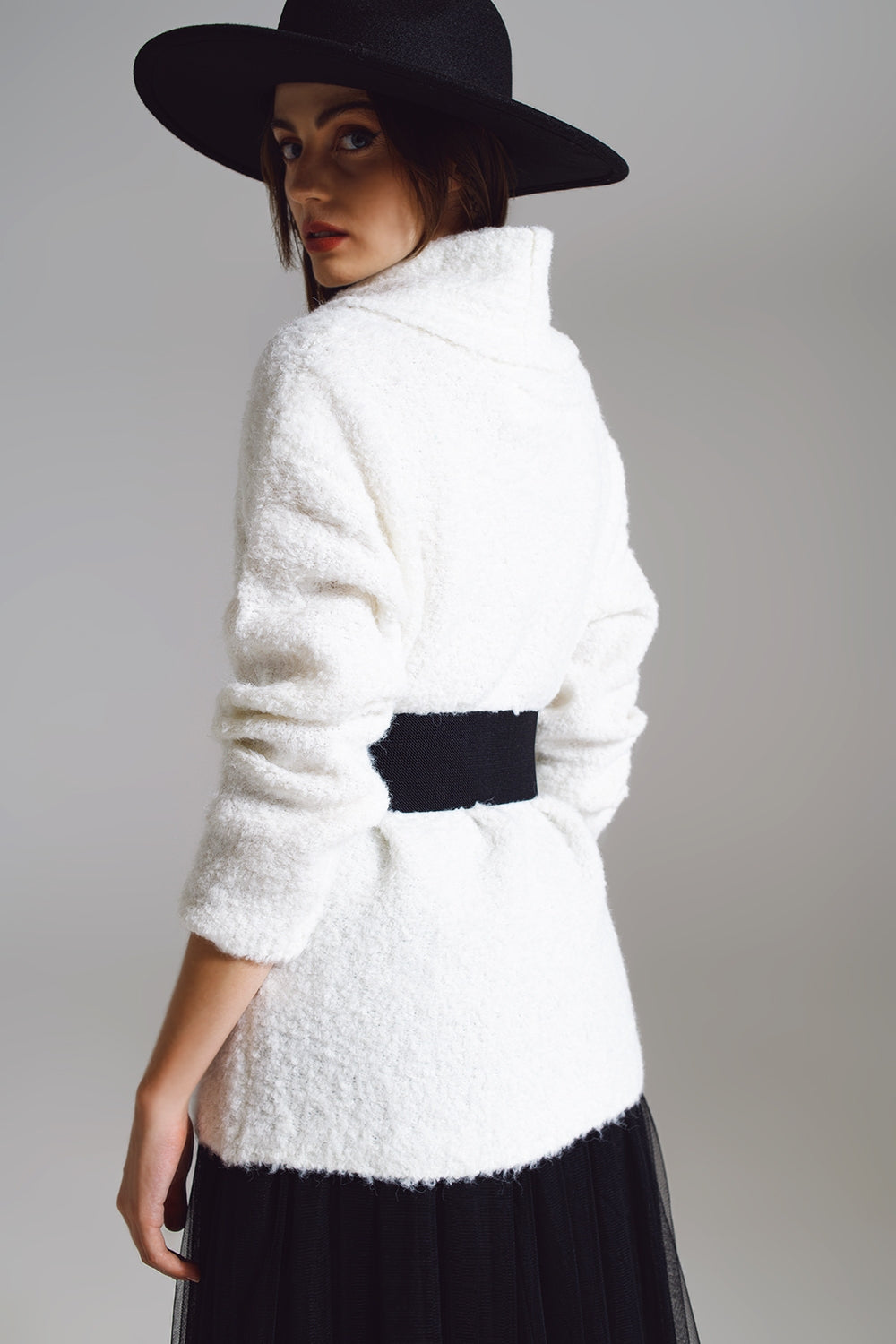 Jersey ancho con escote bardot en blanco Q2