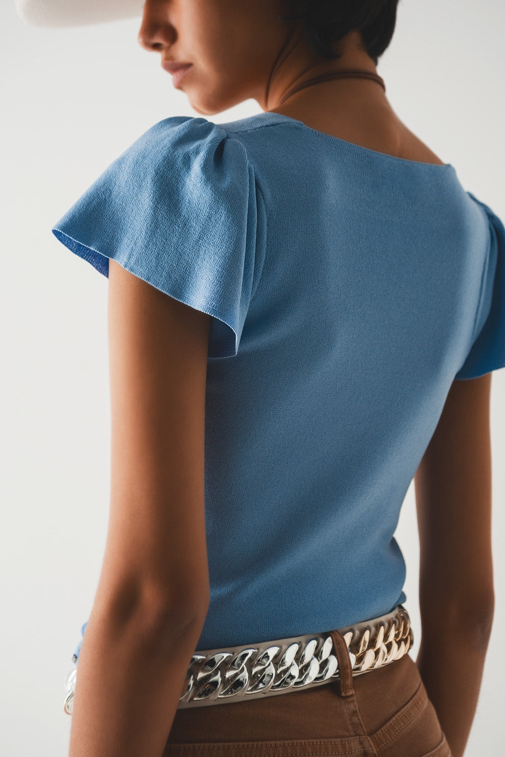 Jersey azul con mangas abullonadas y escote cuadrado Q2