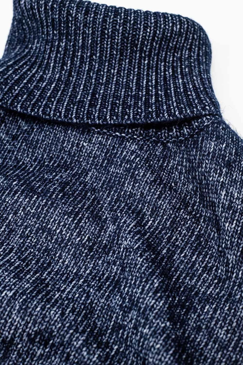 Jersey azul de cuello alto y mangas caídas Q2