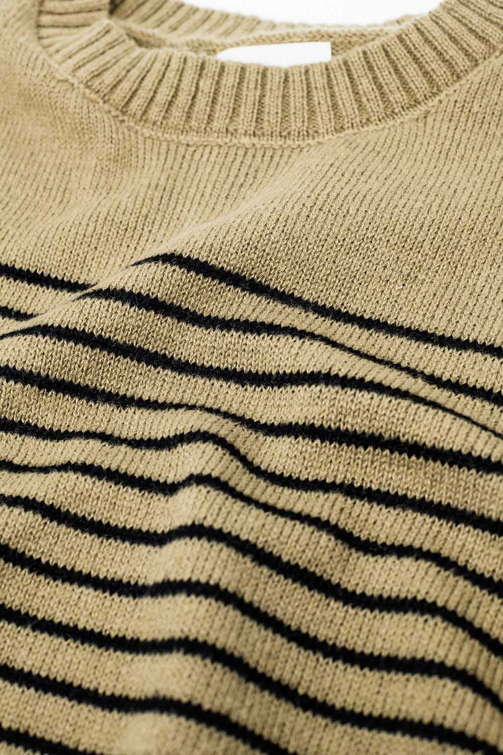 Jersey beige con rayas negras y cuello barco Q2
