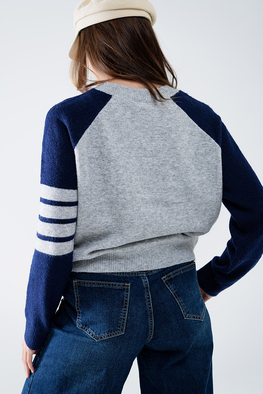 Jersey bicolor de manga raglán en azul marino y gris Q2