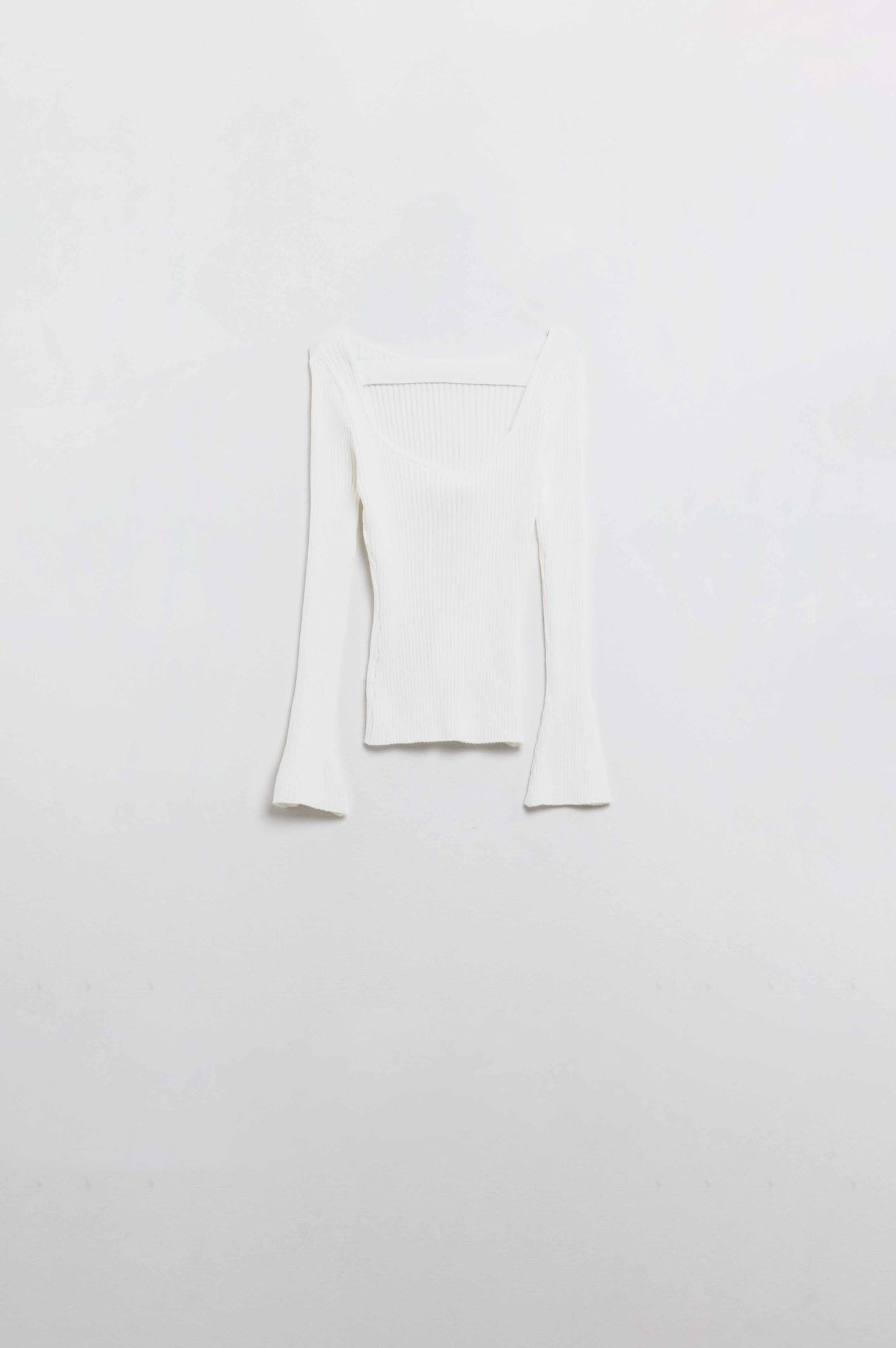 jersey blanco de canalé con espalda abierta Q2