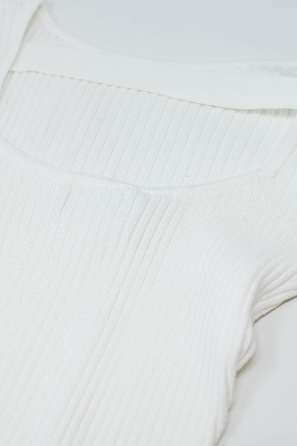 jersey blanco de canalé con espalda abierta Q2