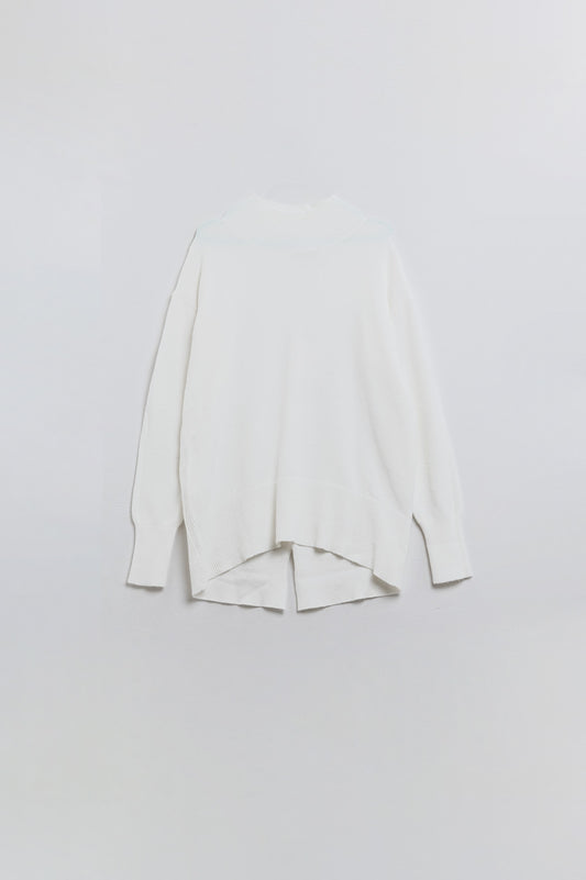 Q2 Jersey blanco holgado con detalle de espalda abierta