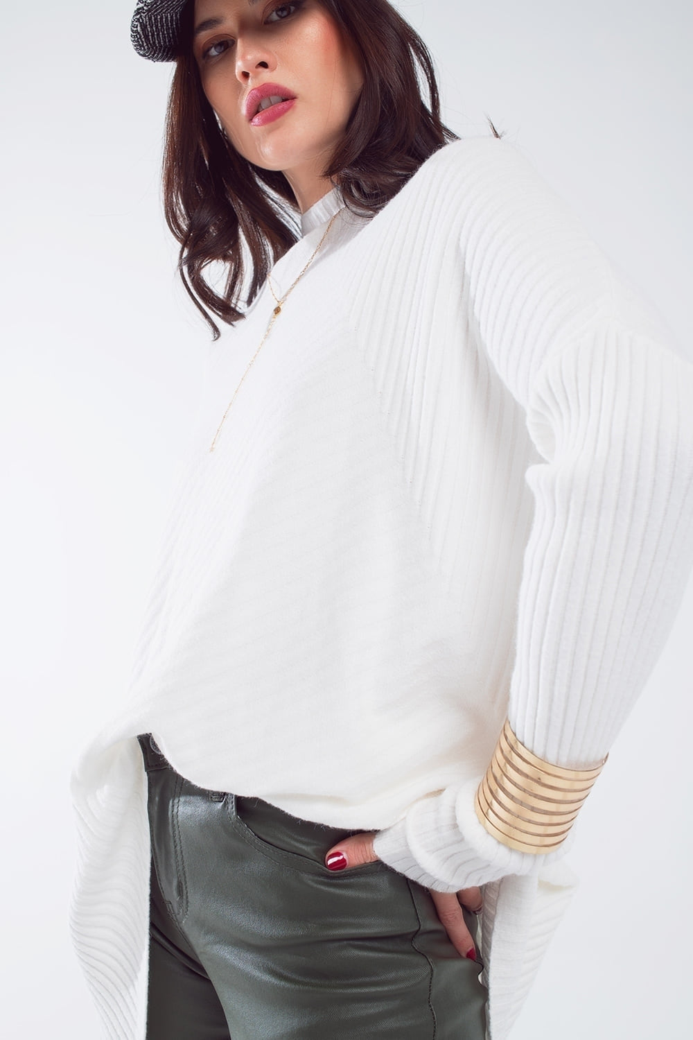 Jersey blanco oversize con detalles de rayas Q2