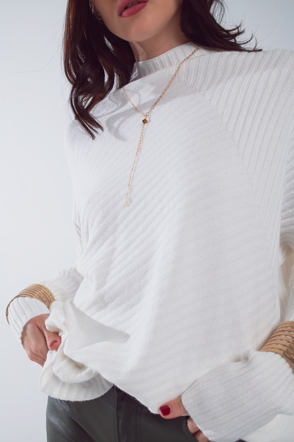 Jersey blanco oversize con detalles de rayas Q2