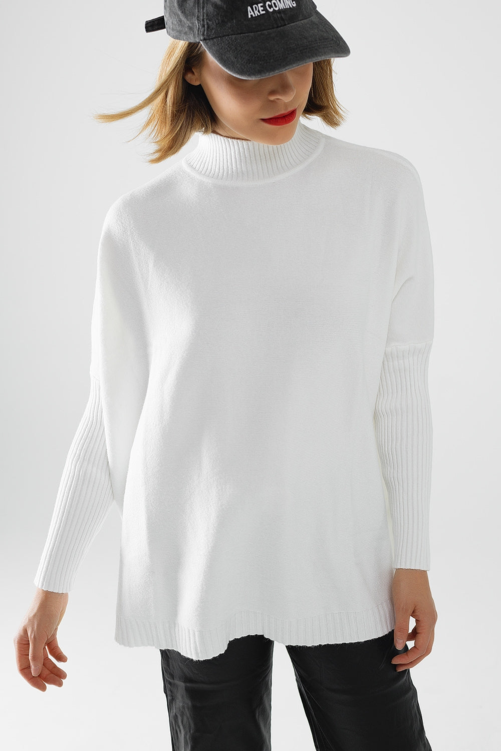 jersey blanco oversize de punto suave con mangas de canalé Q2