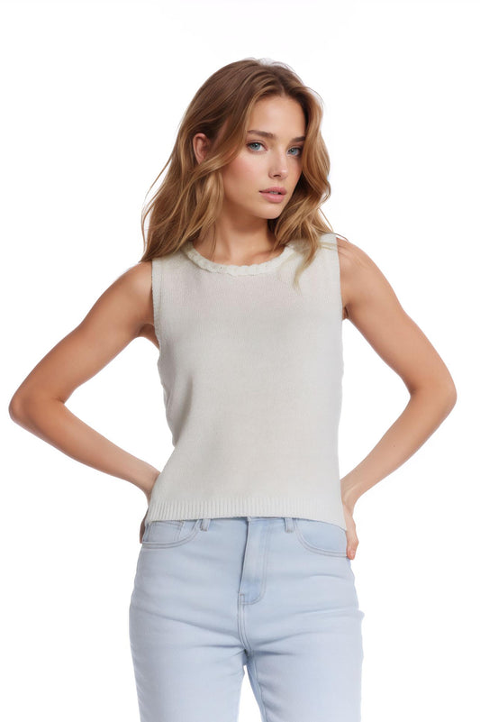 Q2 Jersey blanco sin mangas con cuello redondo y detalle de trenza en el escote