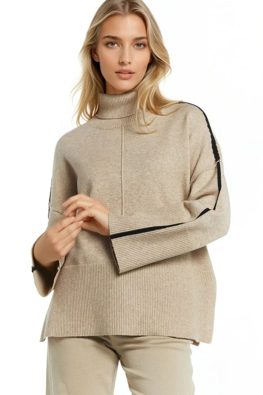 Q2 Jersey camel de cuello alto con raya lateral negra