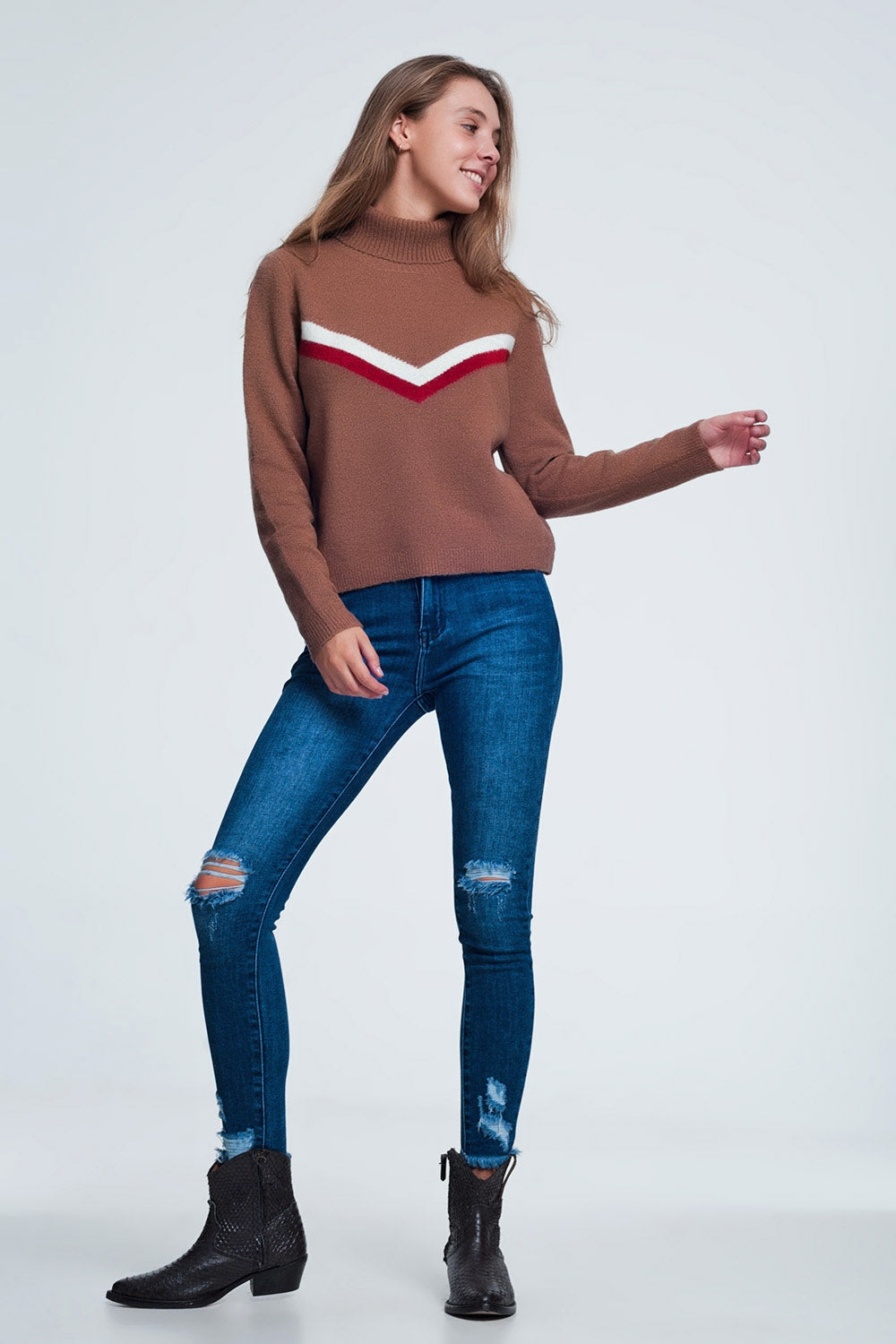 Jersey color marron con detalle de chevron Q2