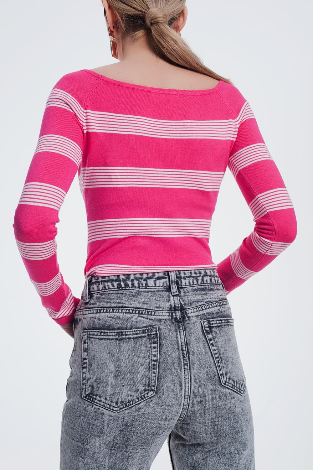 Jersey con cuello barco a rayas en color fucsia Q2