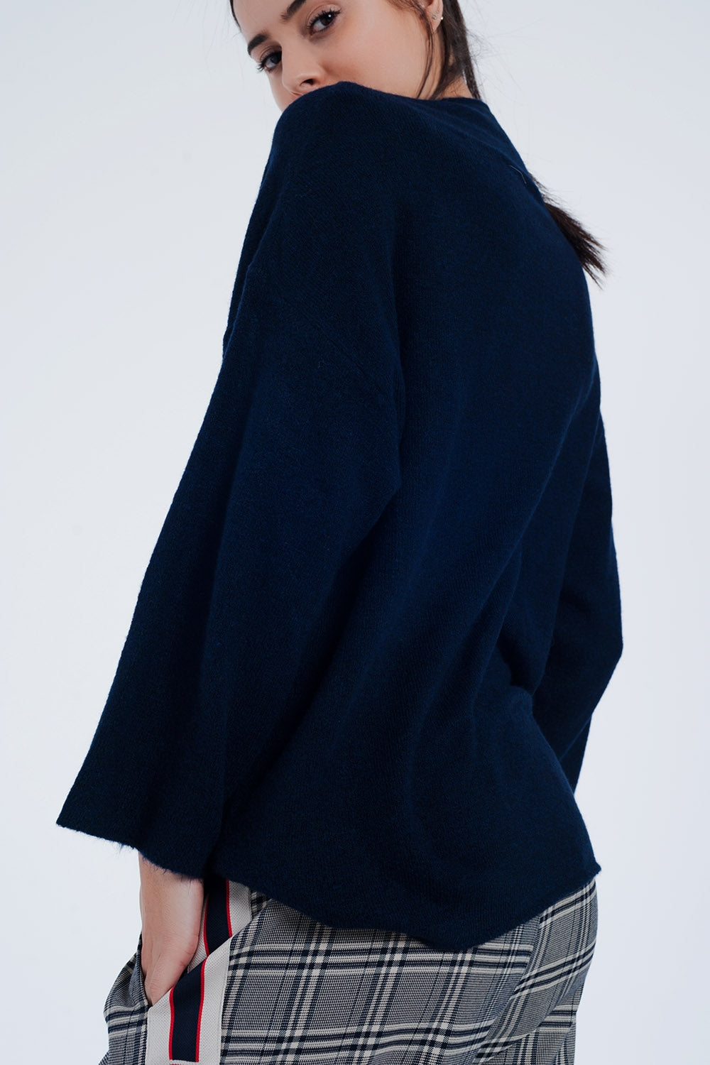 Jersey con cuello desbocado en azul Q2