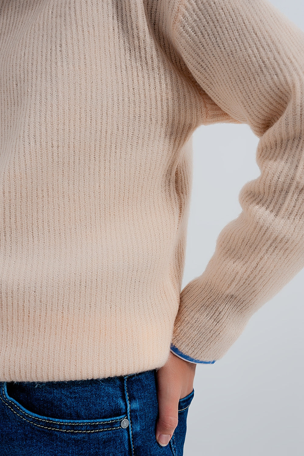 Jersey con cuello redondo color beige Q2