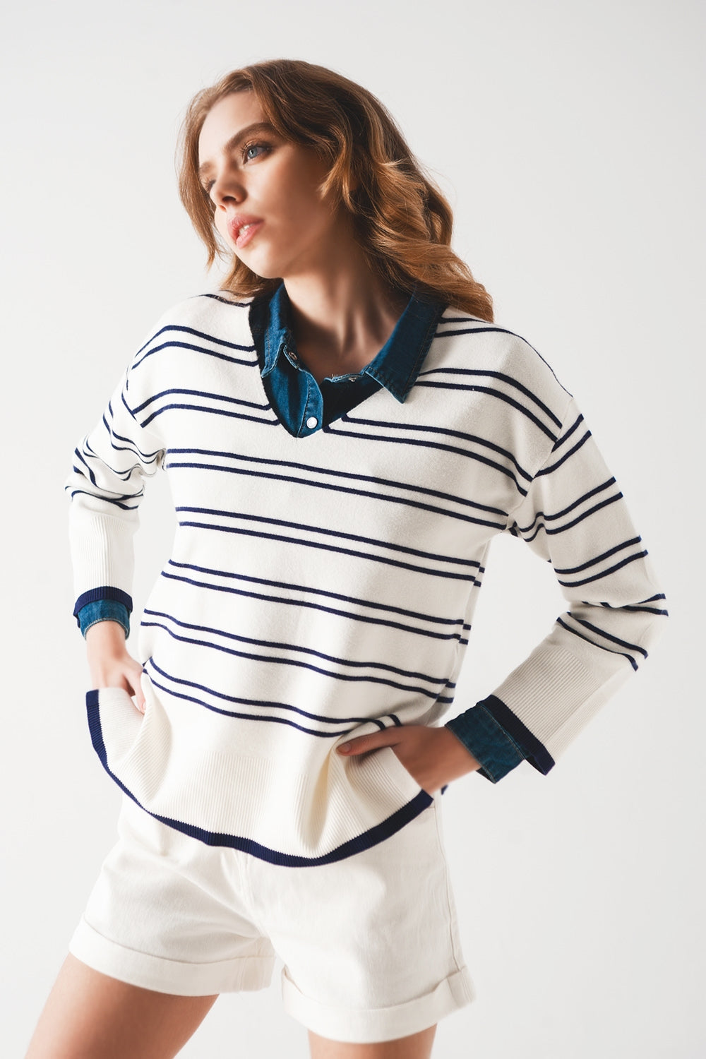 Jersey con escote en pico y rayas azul marino Q2