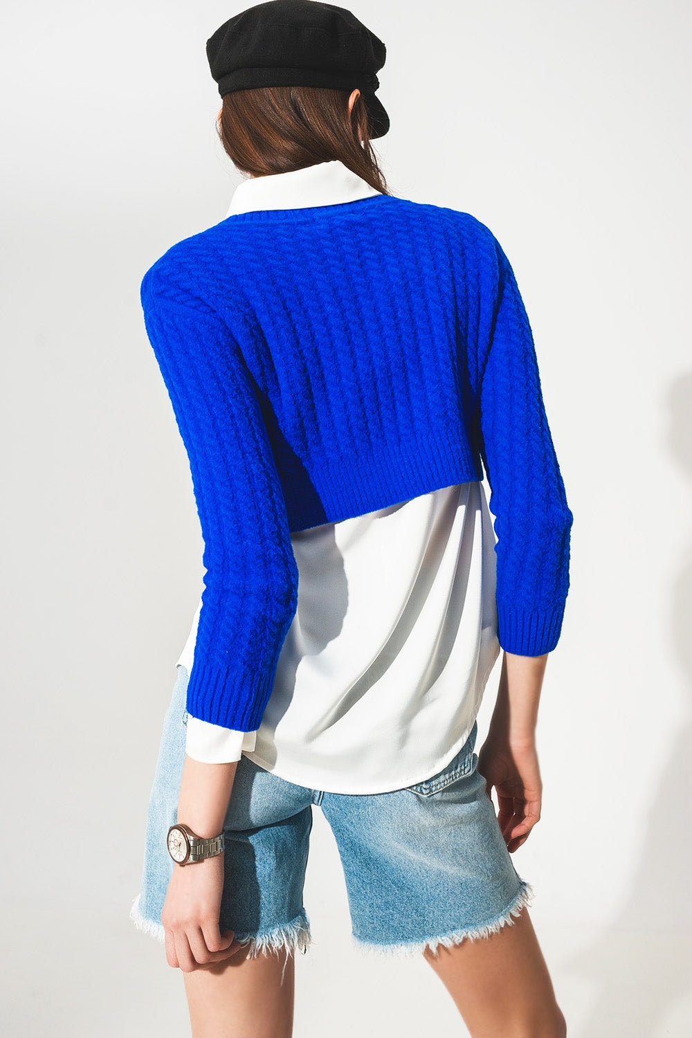 Jersey corto azul con diseño trenzado Q2