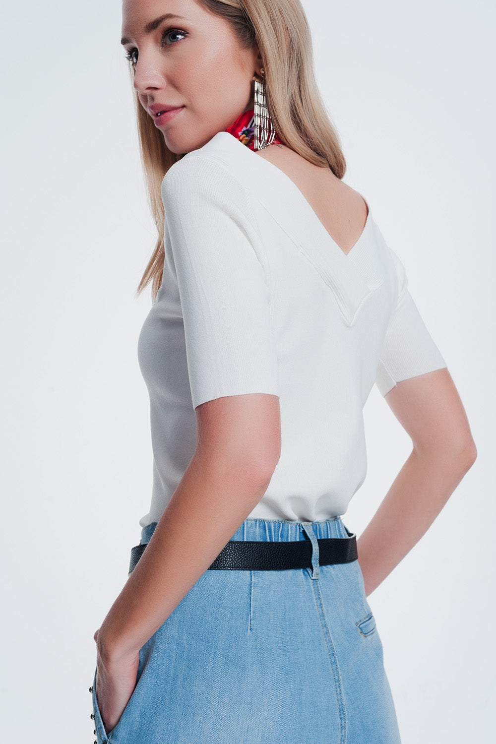 jersey crema con cuello v y manga corta Q2