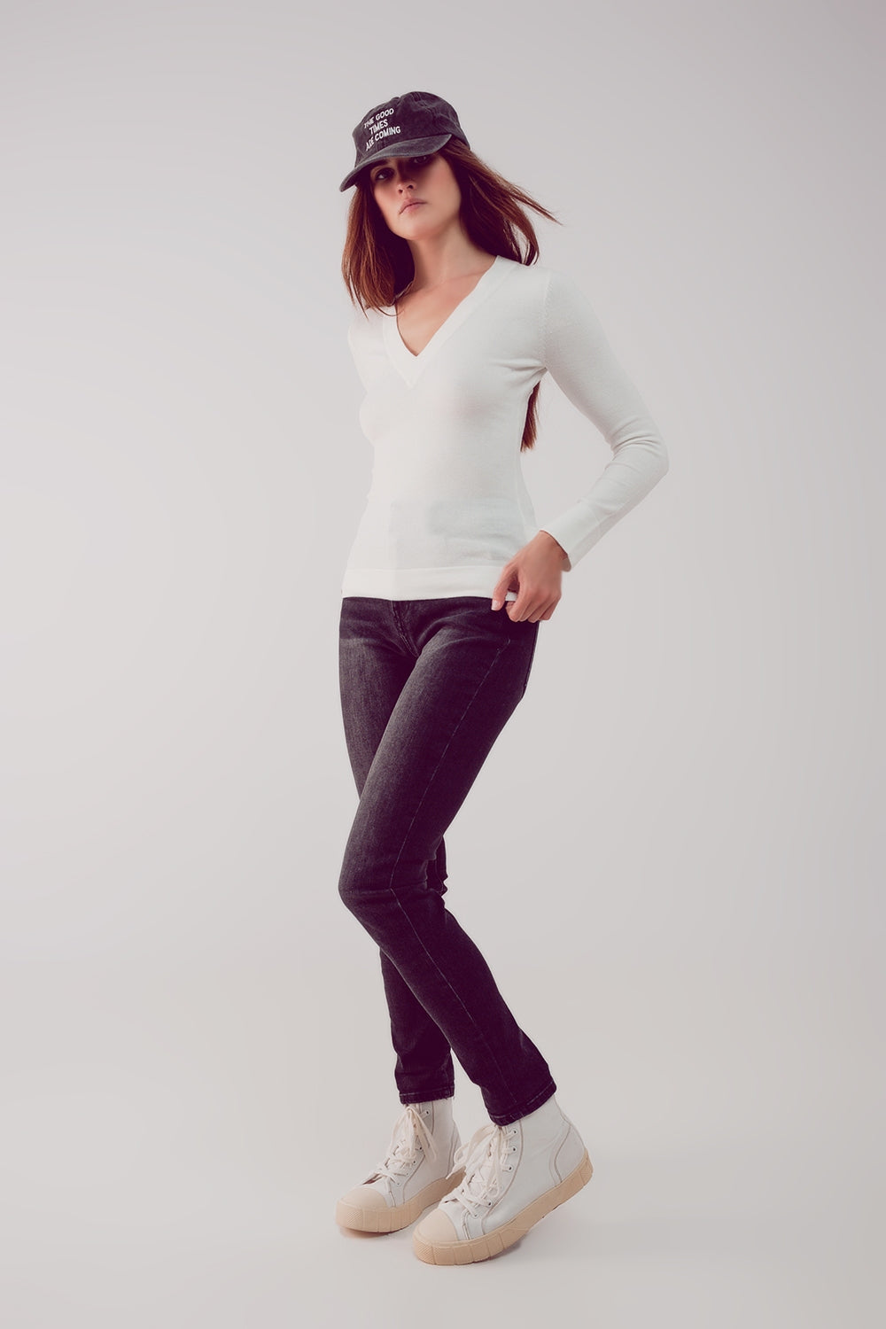 Jersey crema con escote V de punto fino Q2