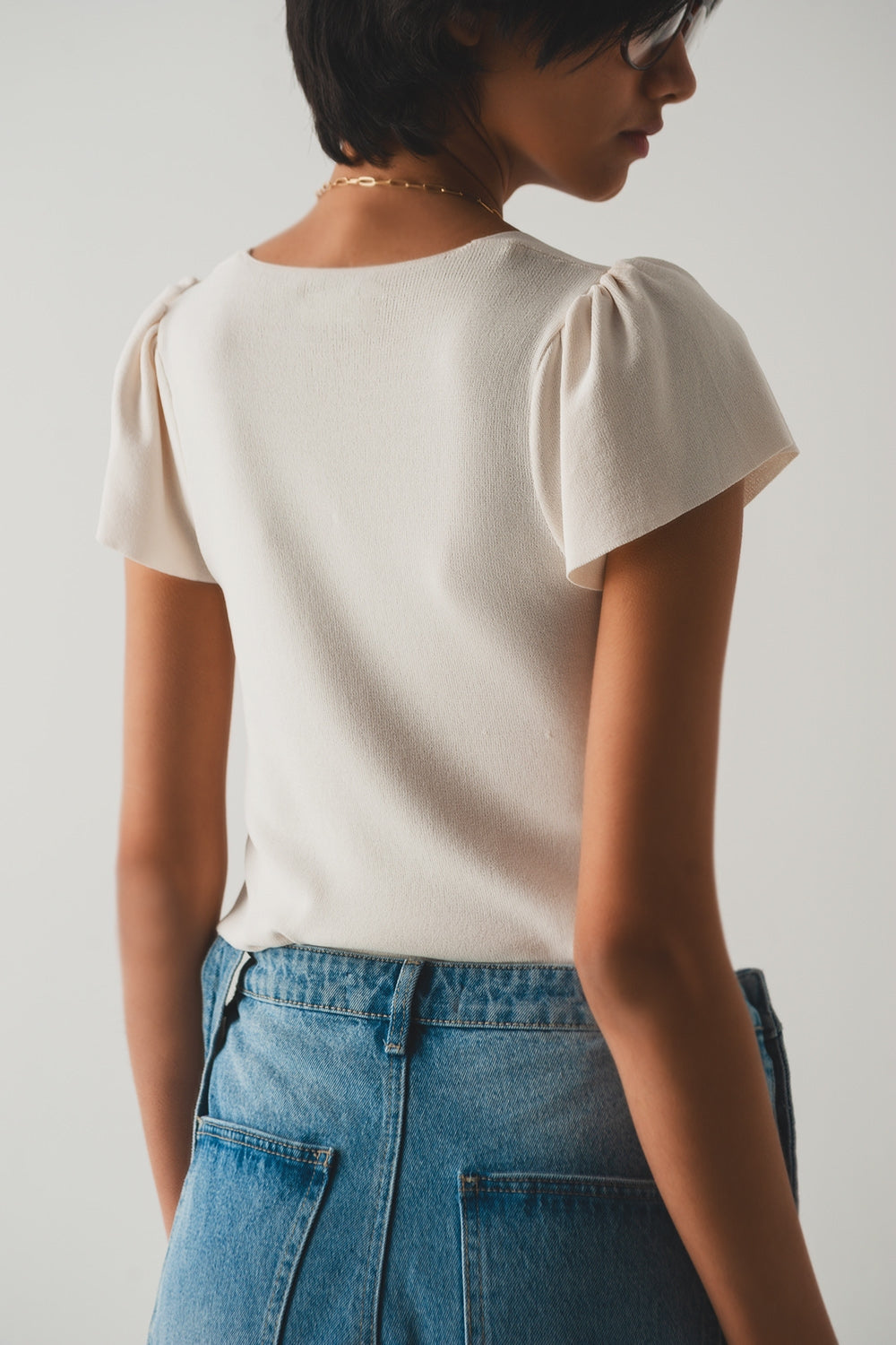 Jersey crema con mangas abullonadas y escote cuadrado Q2