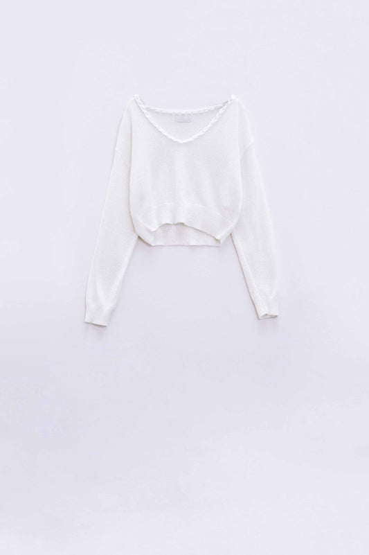 Q2 Jersey crema cuello pico ancho con detalle trenzado
