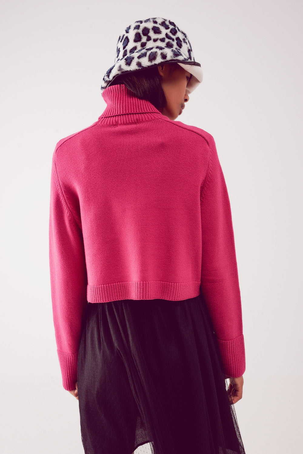Jersey cropped de cuello alto en fucsia Q2