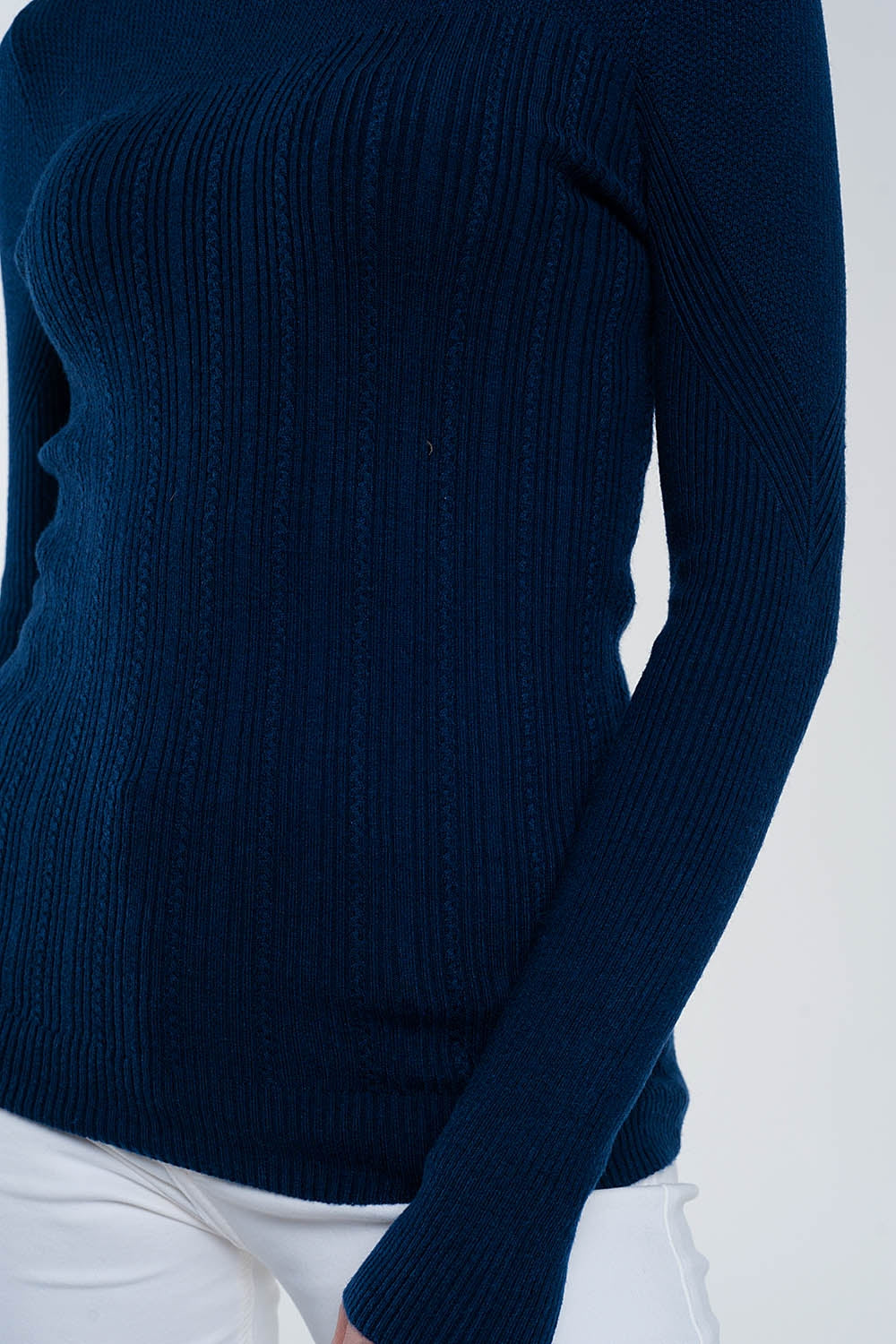 Jersey de canalé ajustado con cuello redondo en azul marino Q2