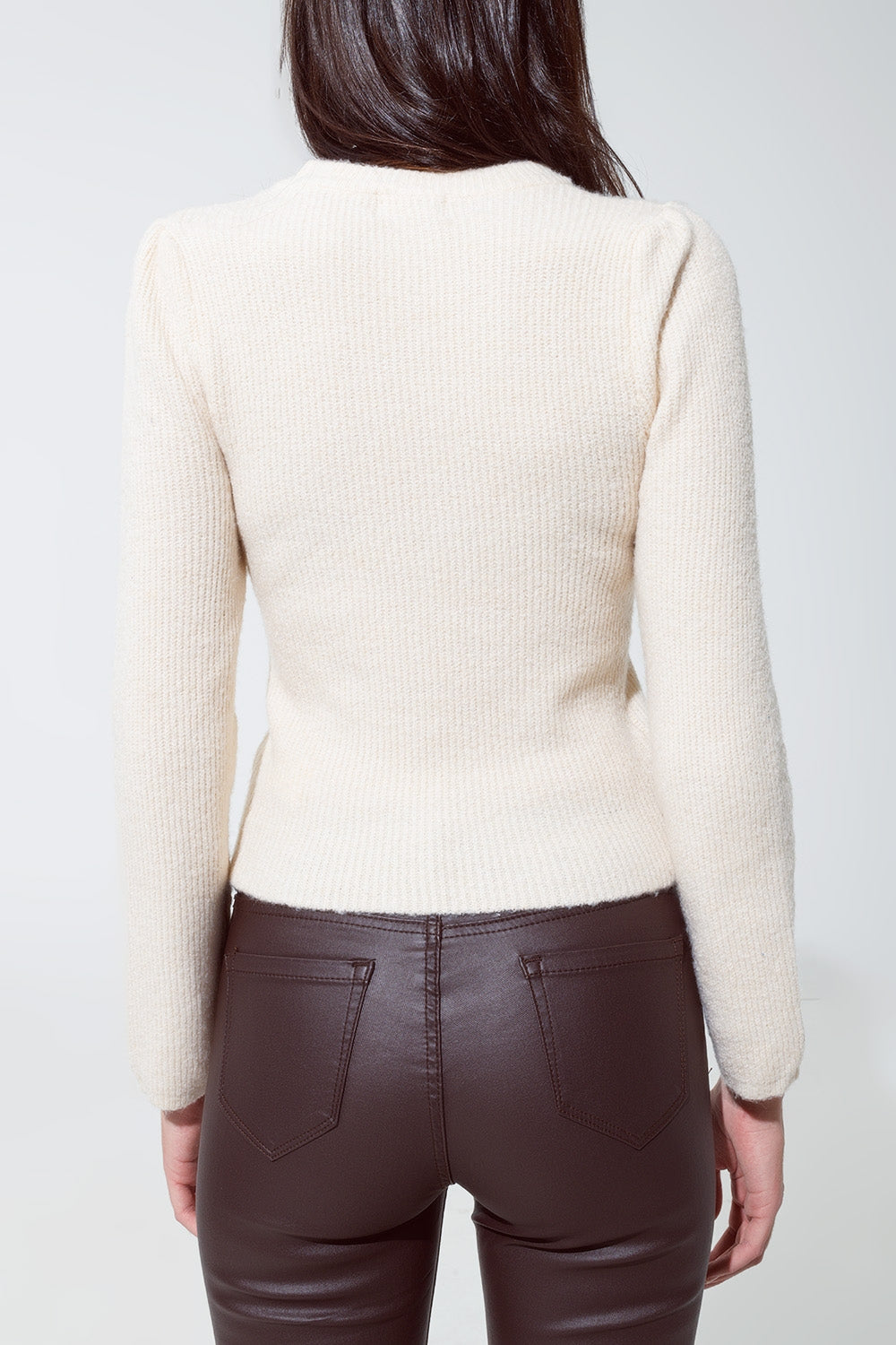 Jersey de canalé grueso y cuello redondo en color crema Q2