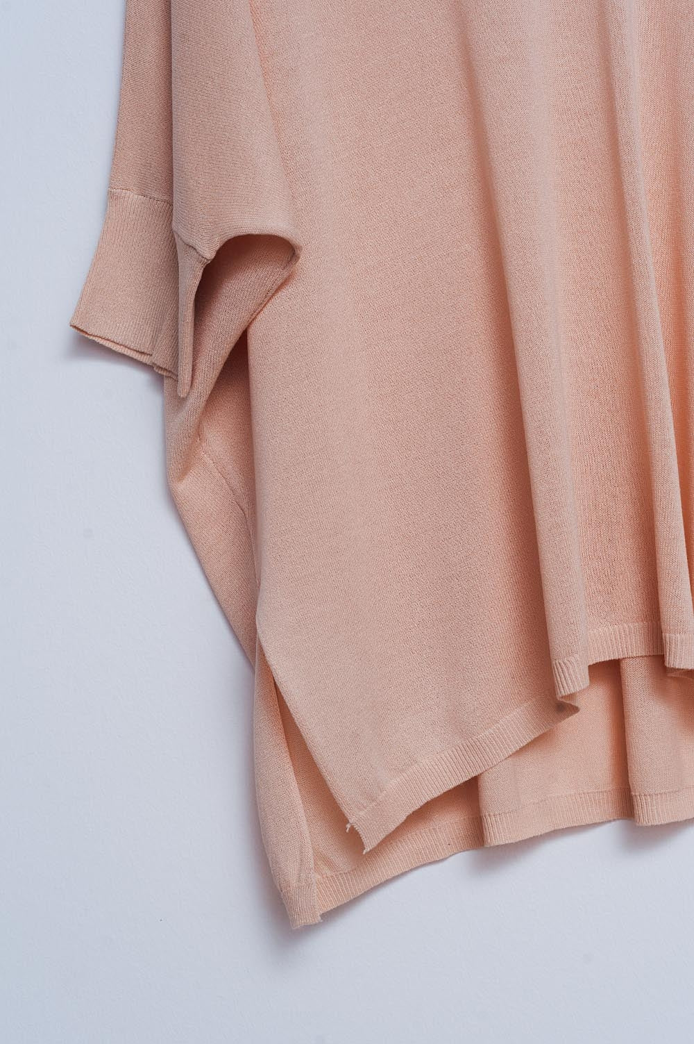 Jersey de corte cuadrado y manga corta en beige Q2