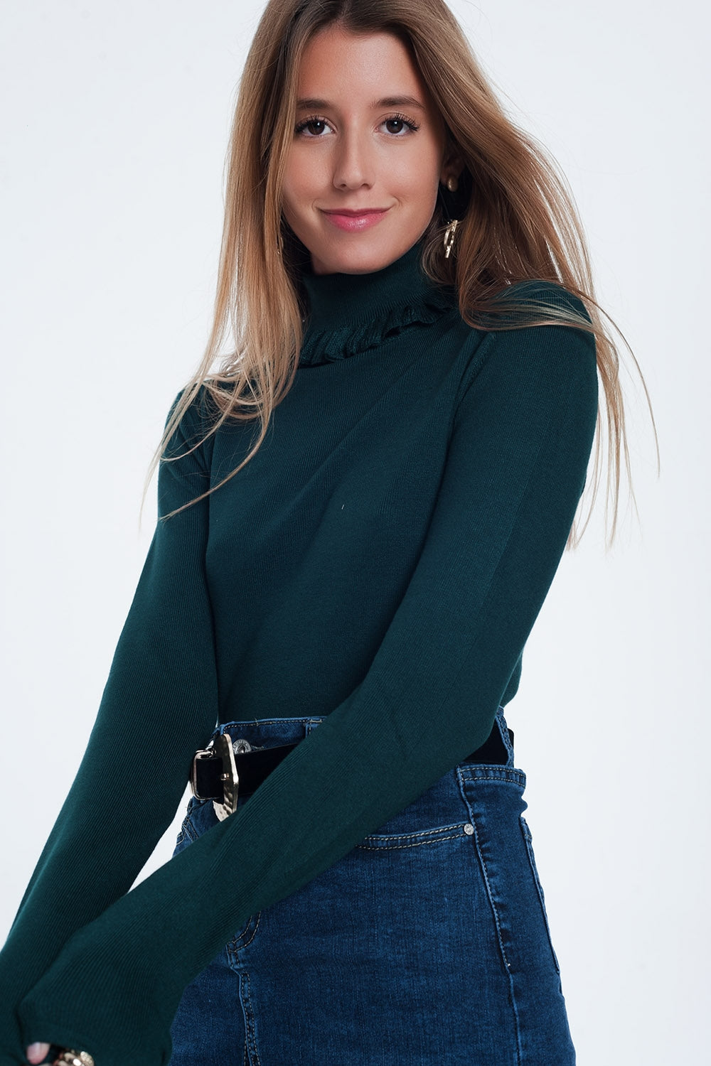 Jersey de corte slim de canalé con detalle de volante en verde Q2