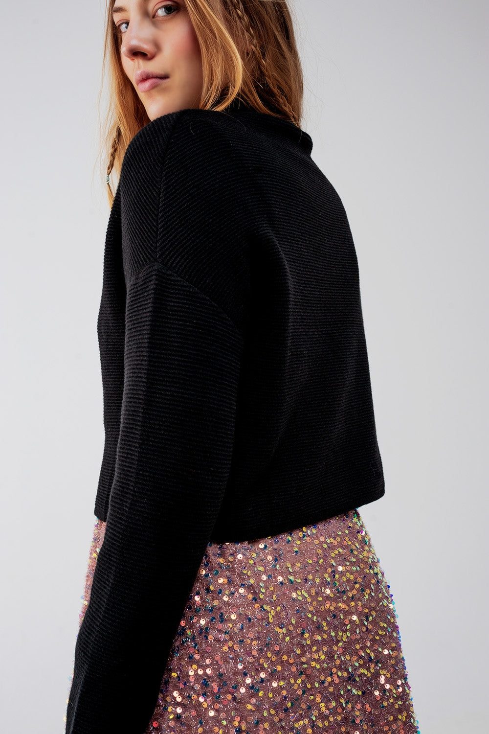 Jersey de cuello alto en canalé color negro Q2