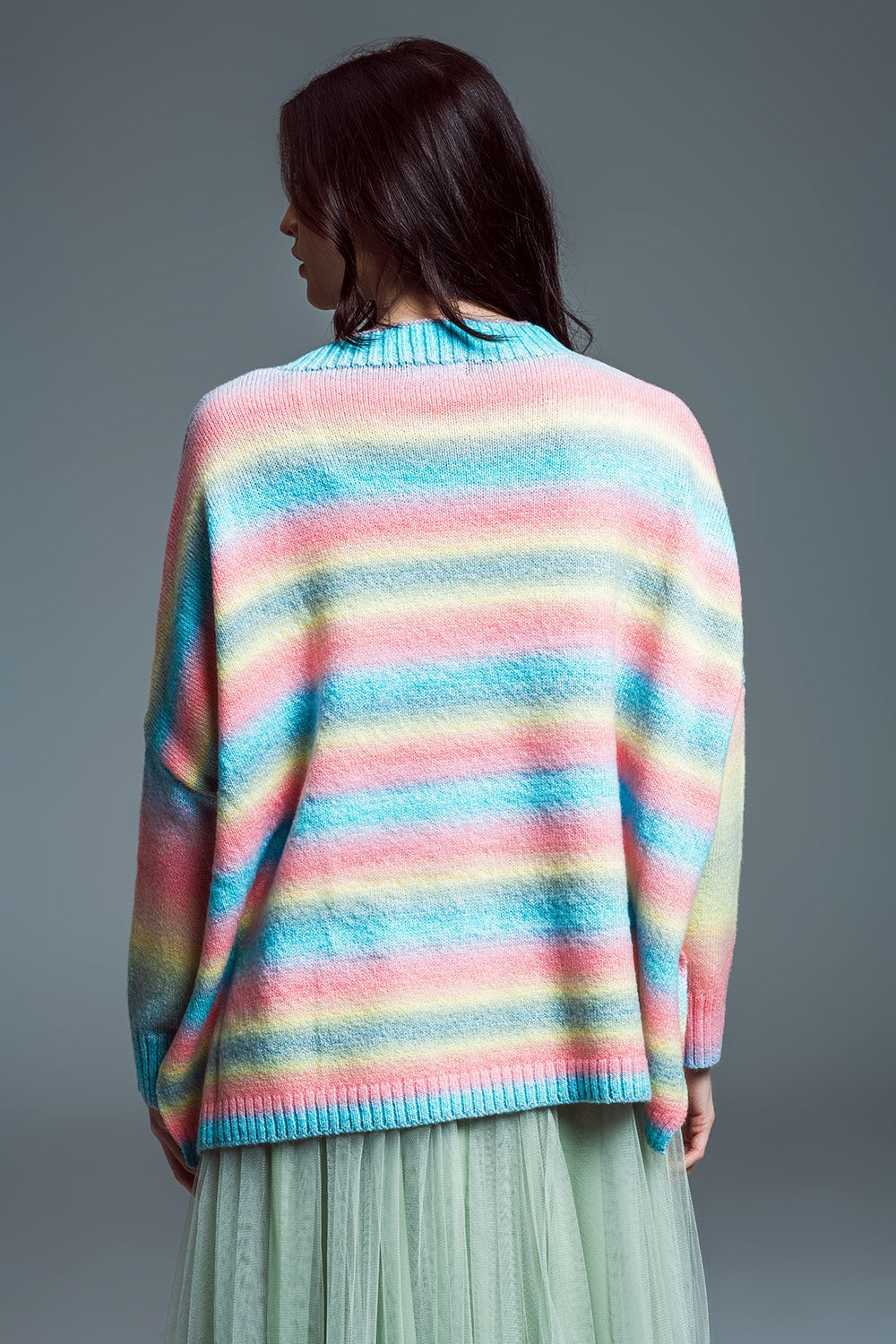 Jersey de cuello alto multicolor oversize con aberturas laterales Q2