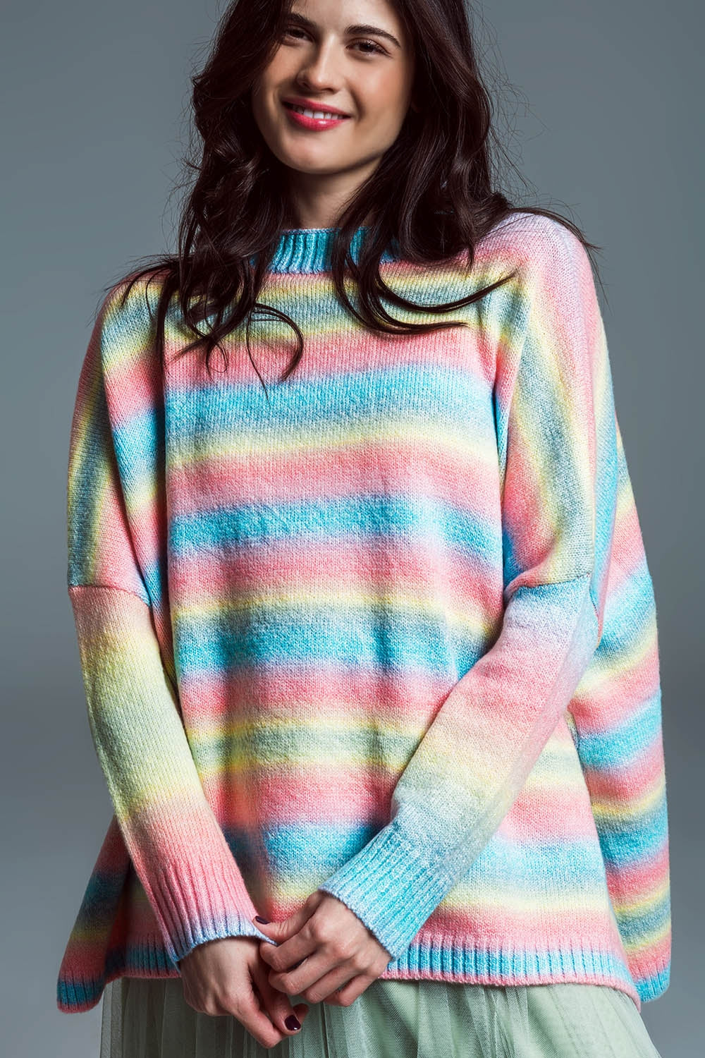 Jersey de cuello alto multicolor oversize con aberturas laterales Q2