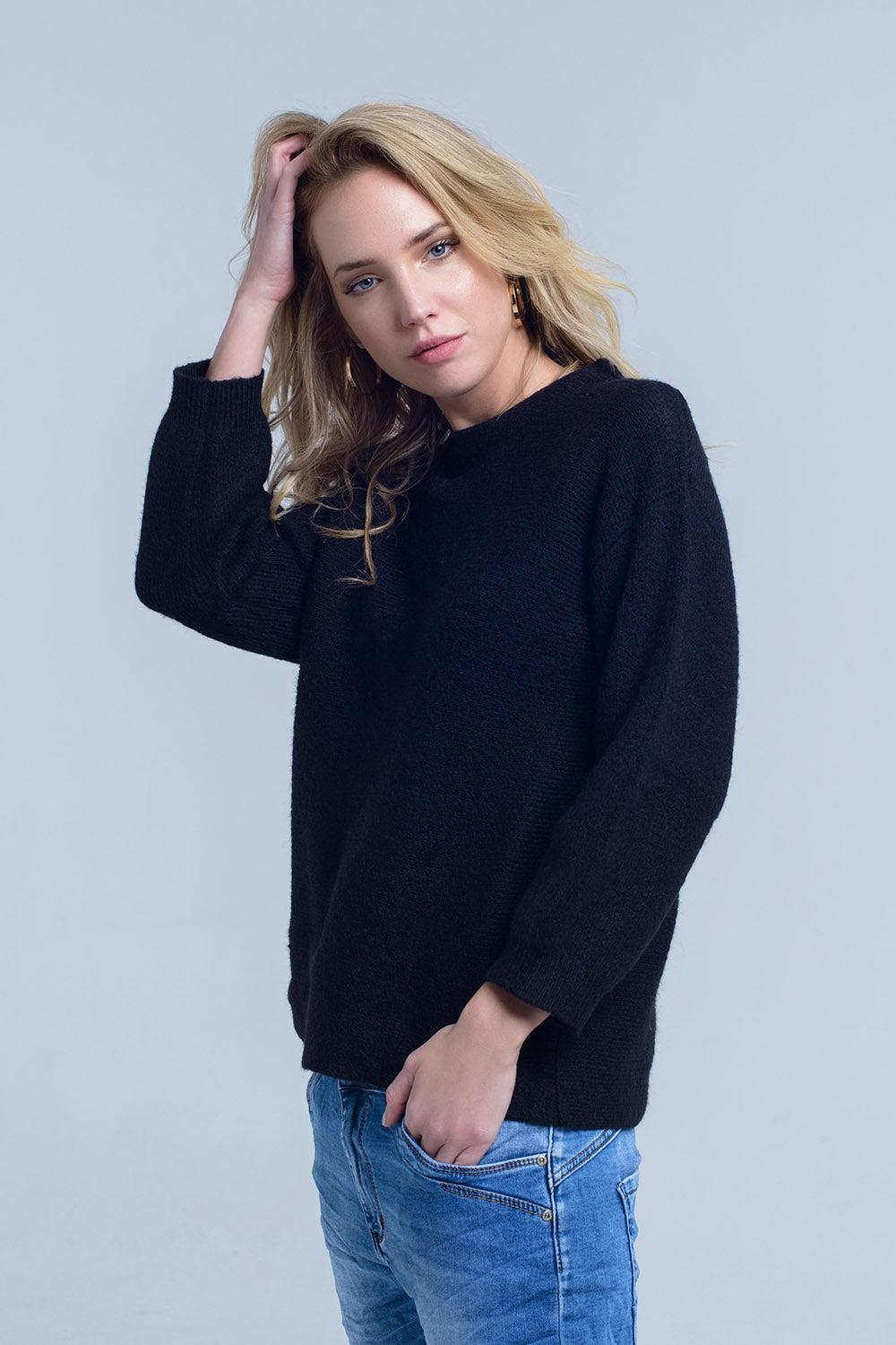 Jersey de cuello redondo de punto negro Q2