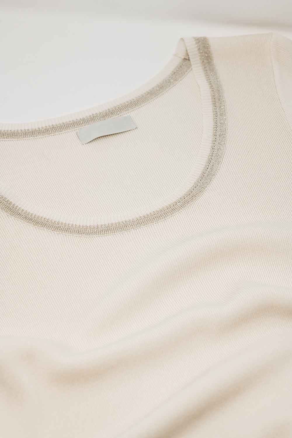 Jersey De Manga Corta En Beige Con Costura Plateada En El Cuello Redondo Q2