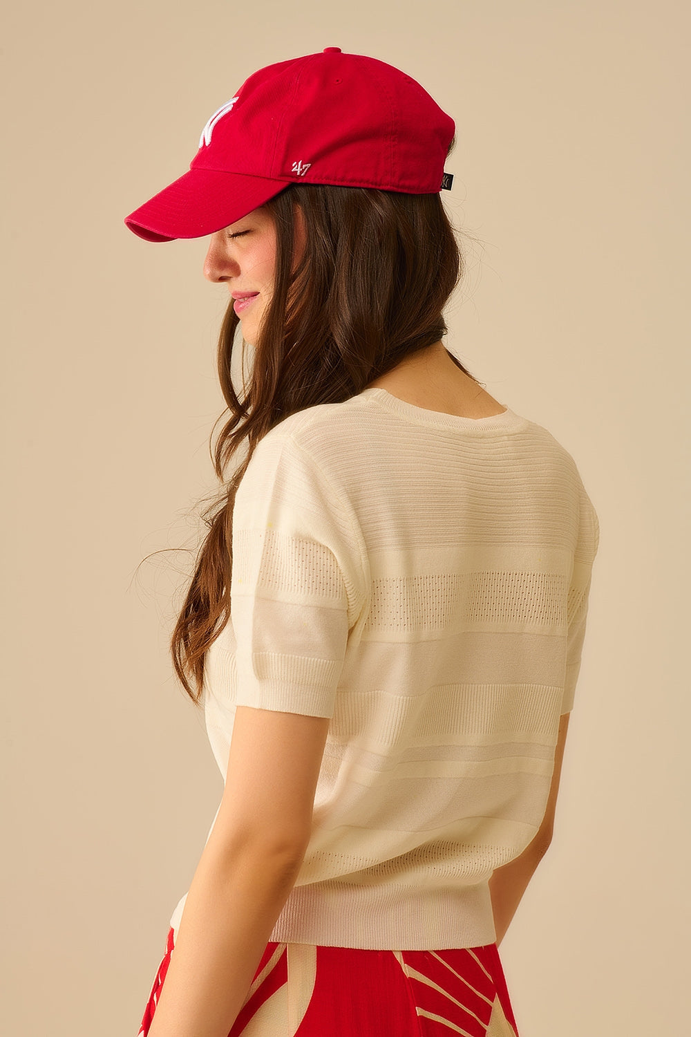 Jersey de punto a rayas texturizado en blanco Q2