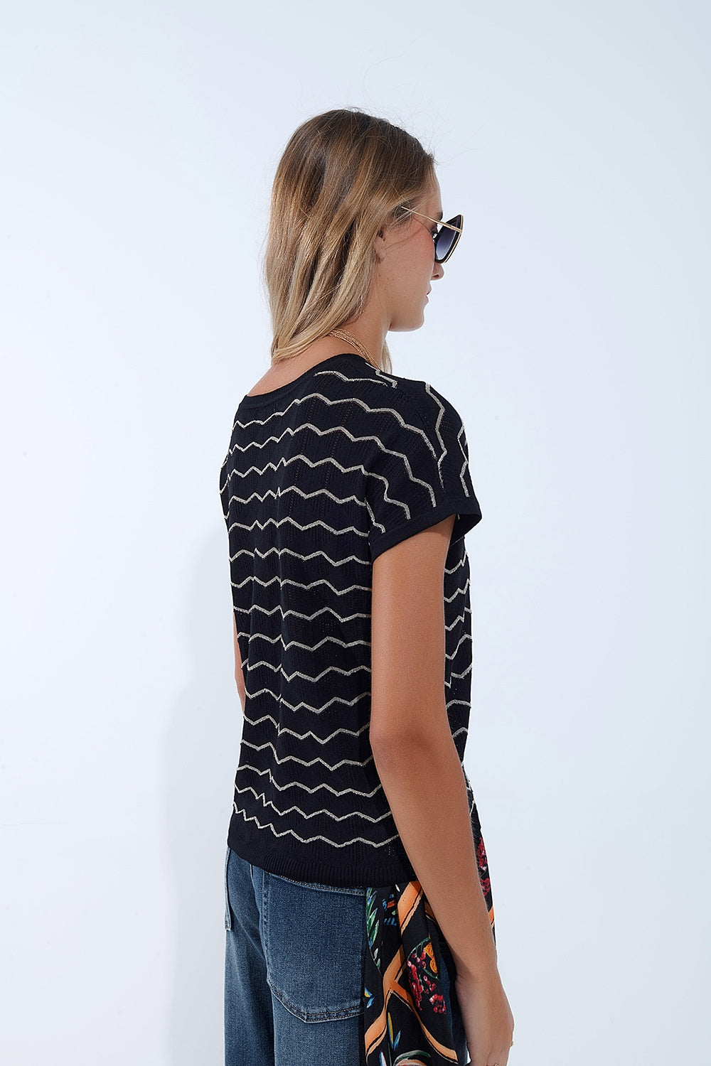 Jersey de punto con cuello en V y mangas caídas Zigzag en negro Q2