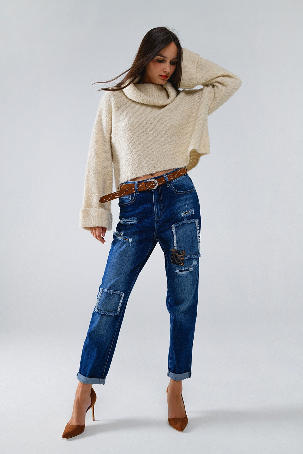 jersey de punto esponjoso de cuello alto en beige Q2