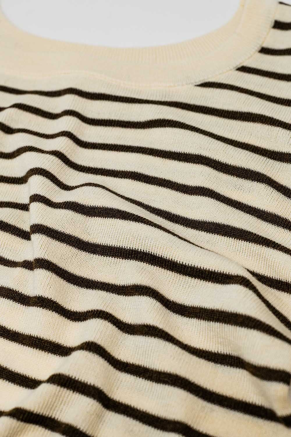 Jersey de punto fino a rayas beige con cuello barco Q2