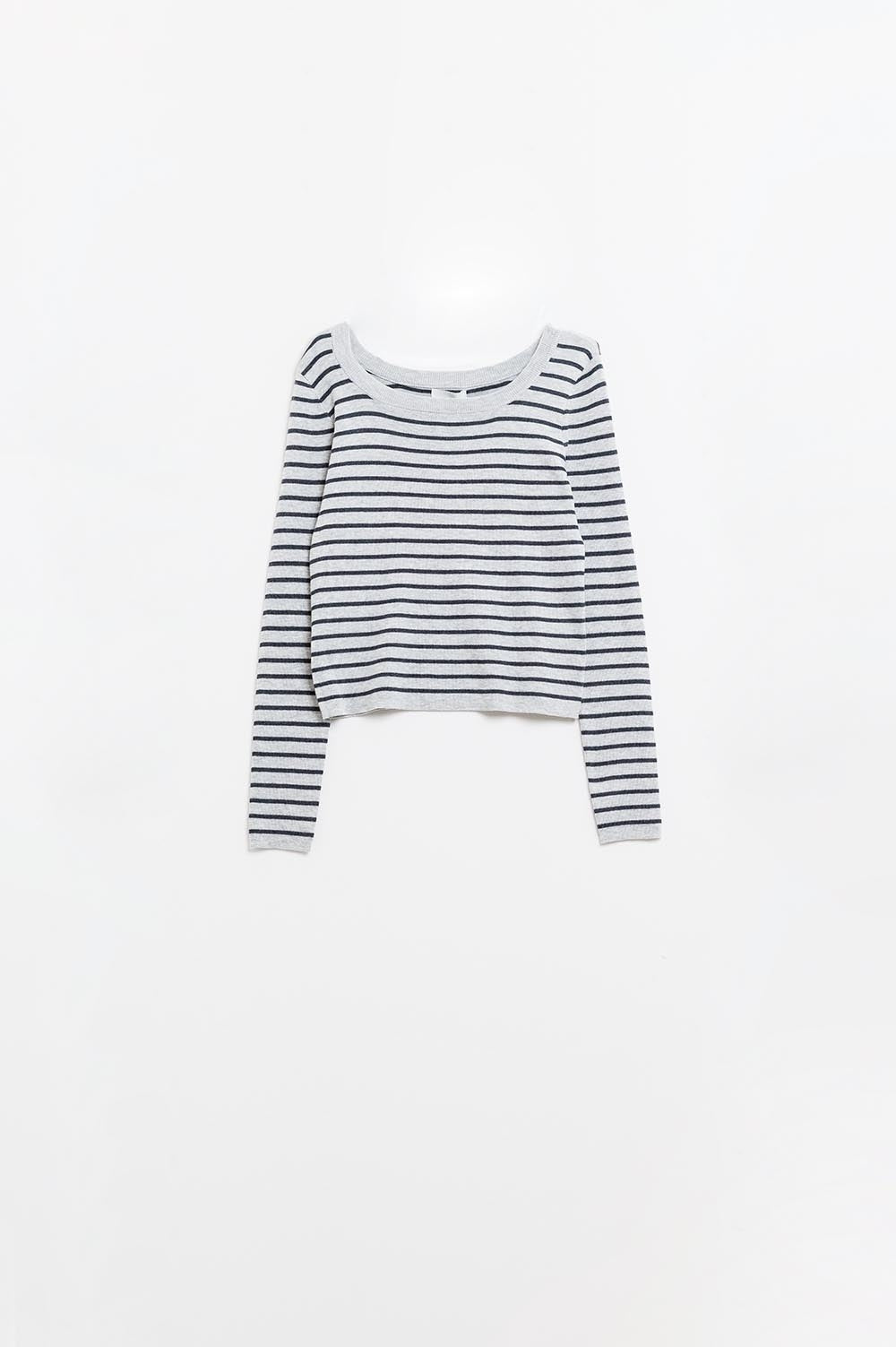 Jersey de punto fino a rayas grises con cuello barco Q2