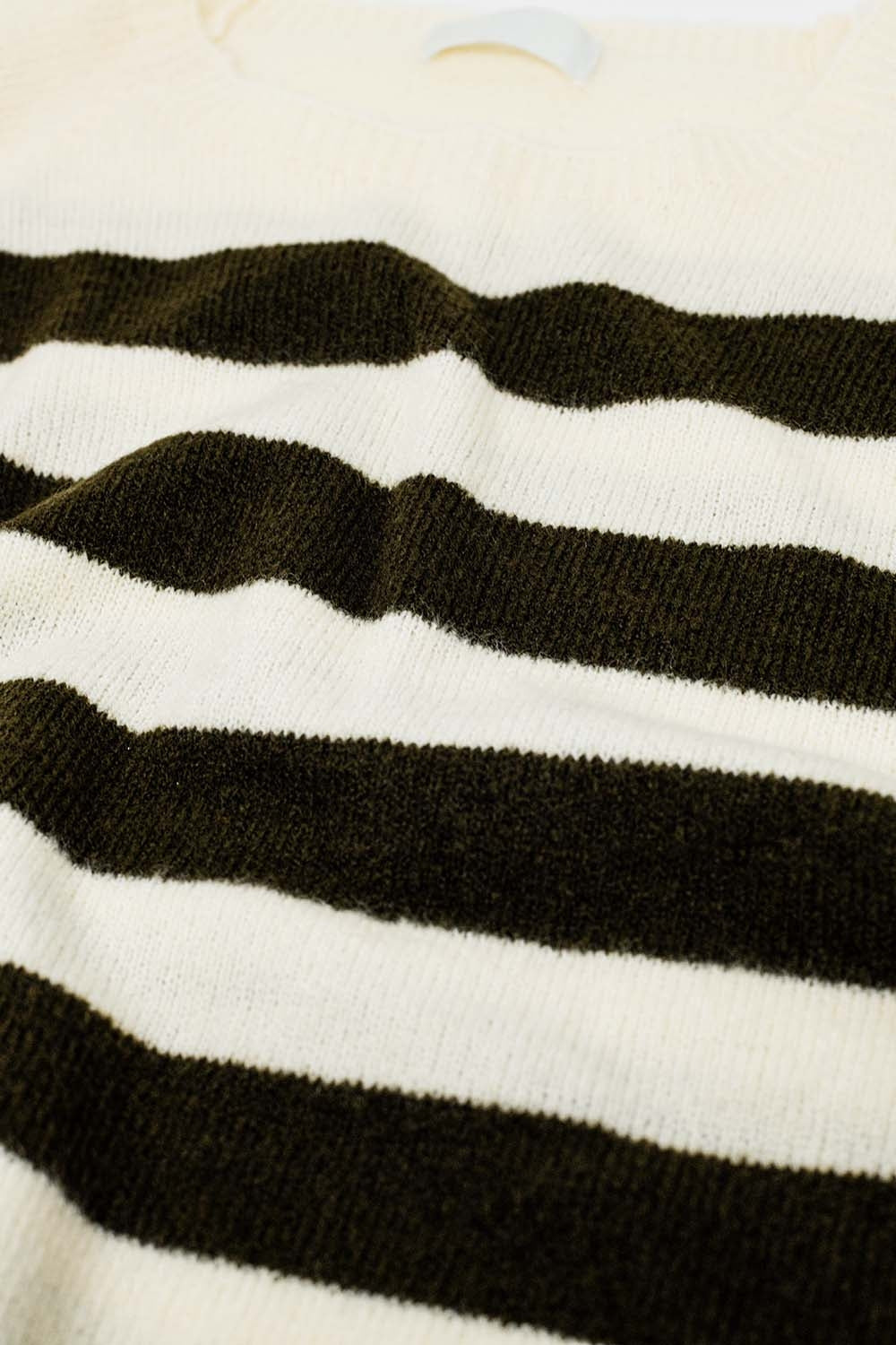 Jersey de punto fino en beige con rayas marrones Q2