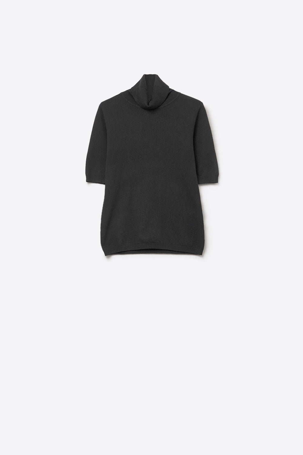 Q2 Jersey de punto fino en negro con cuello alto y mangas al codo