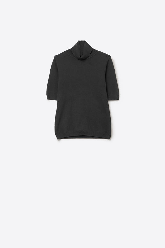 Q2 Jersey de punto fino en negro con cuello alto y mangas al codo