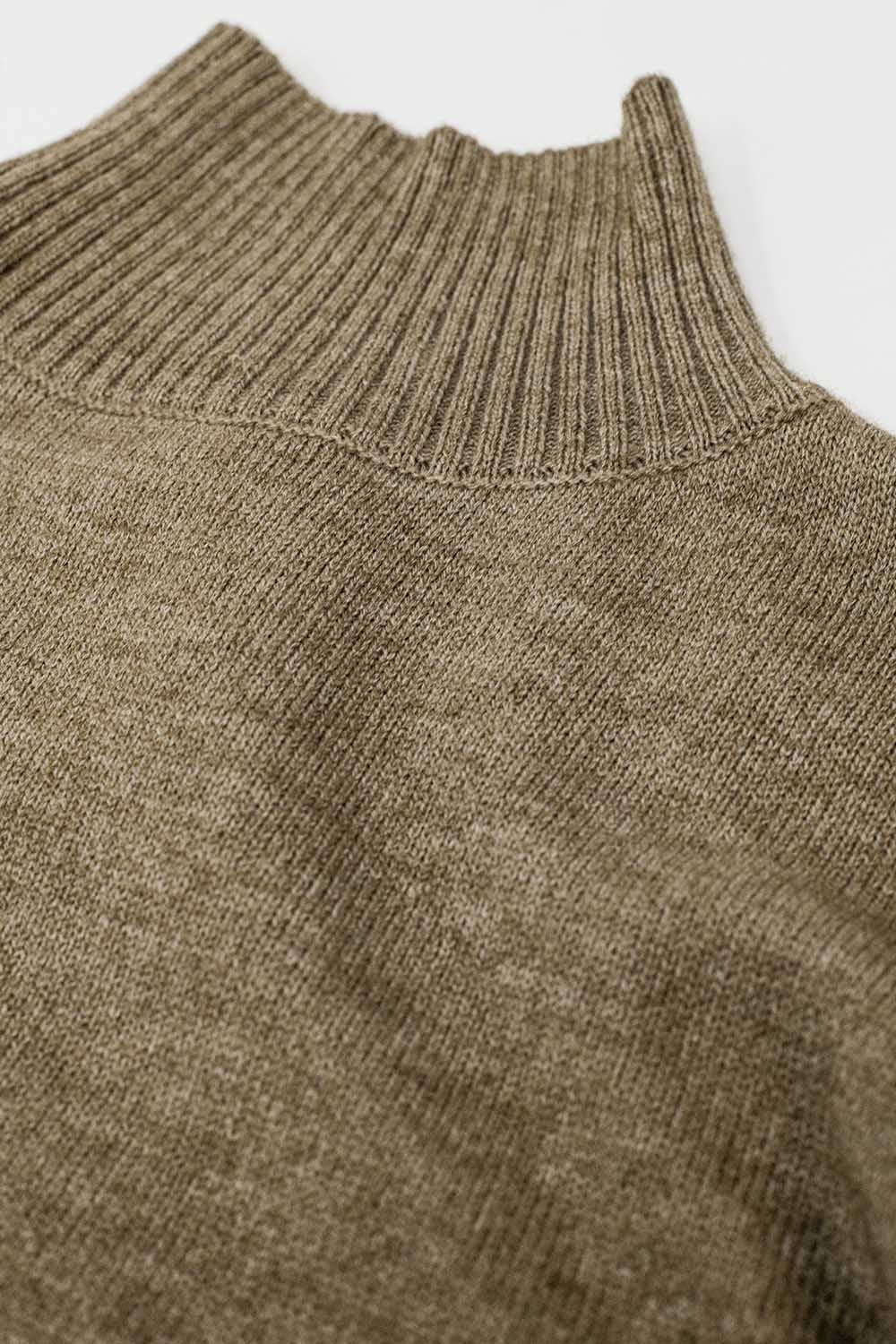 jersey de punto grueso beige con cuello alto Q2